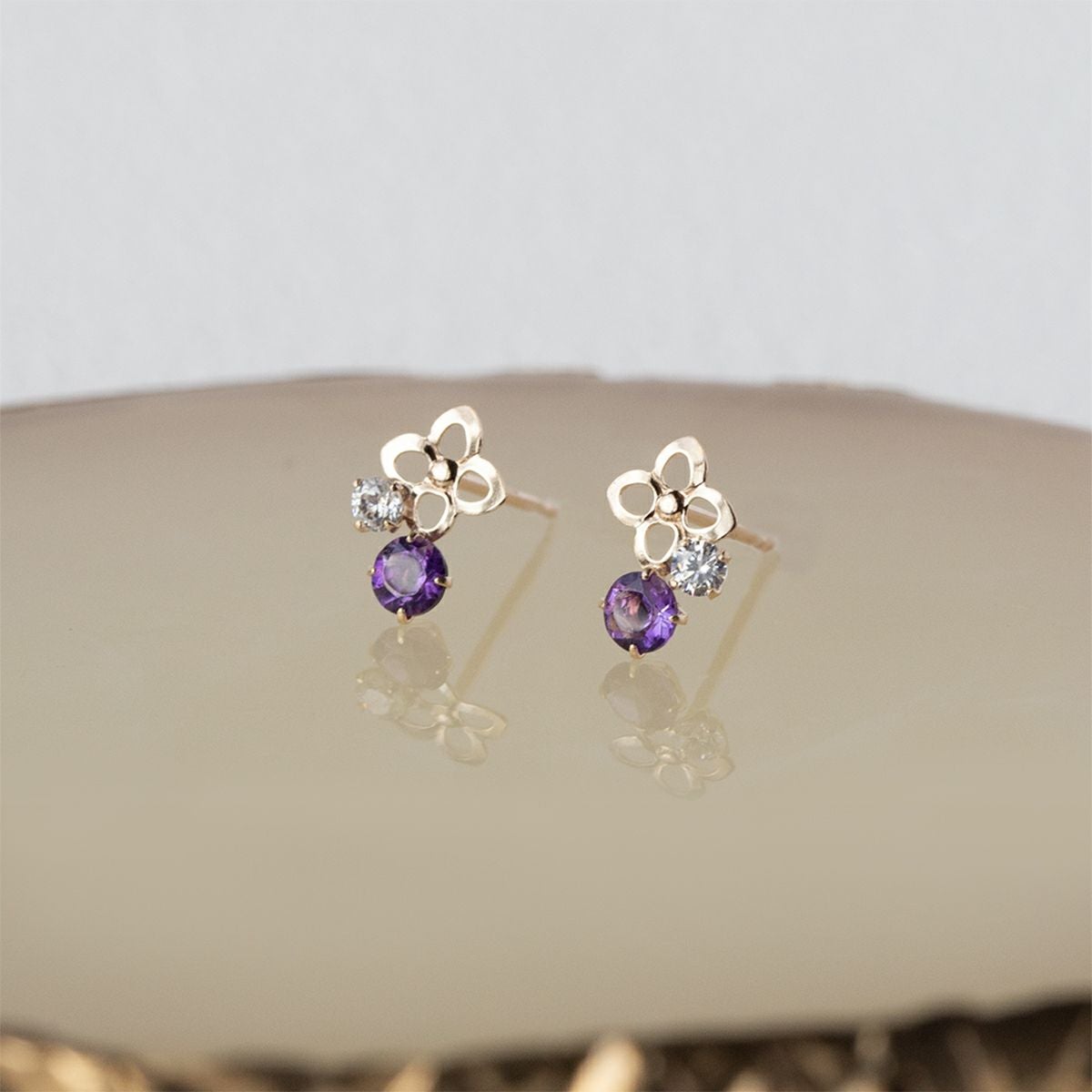K10 YG アメジスト キュービックジルコニア ピアス 花 フラワー 2月 誕生石 イエローゴールド  レディース 彼女 妻 20代 30代 40代 誕生日 誕生日プレゼント ギフト