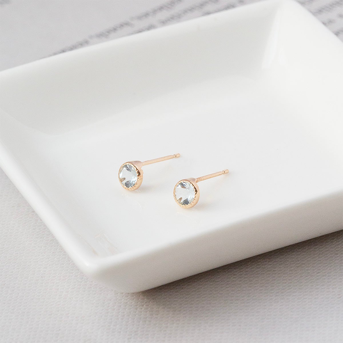 K10 YG アクアマリン ピアス