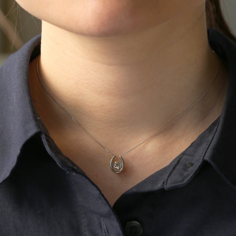 プラチナ ダイヤモンド 馬蹄 ネックレス ダンシングストーン レディース PT 誕生日プレゼント ギフト 女性 彼女 20代 30代 40代 50代 記念日 PT900 0.5ct