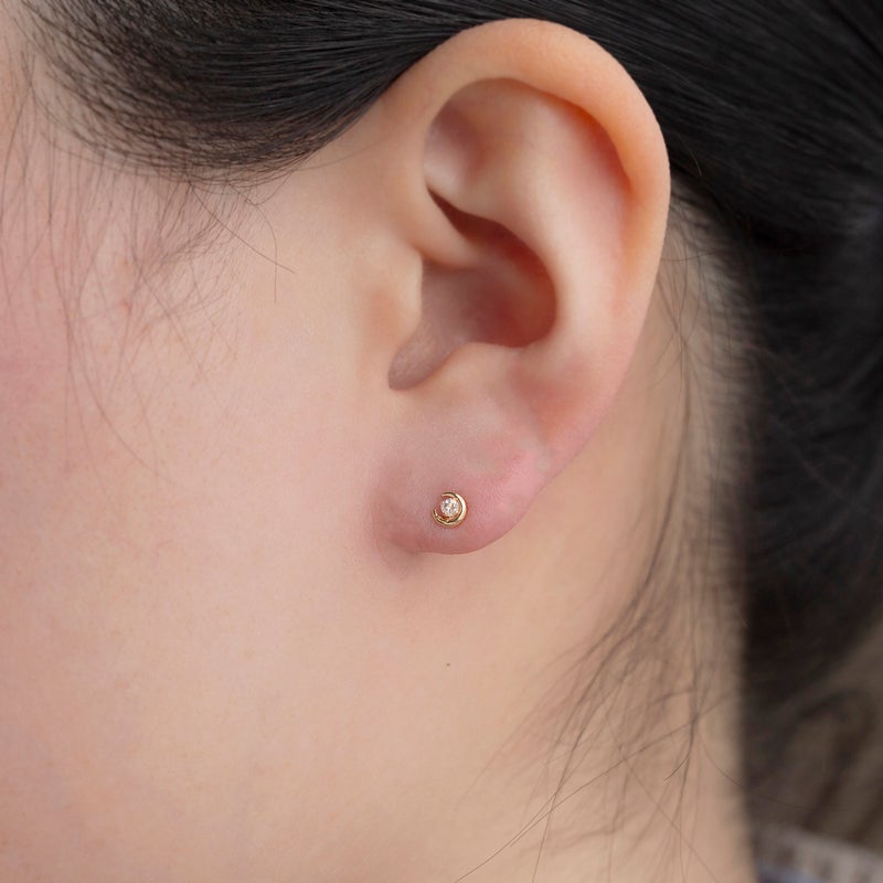 K10 YG モルガナイト ムーン ピアス