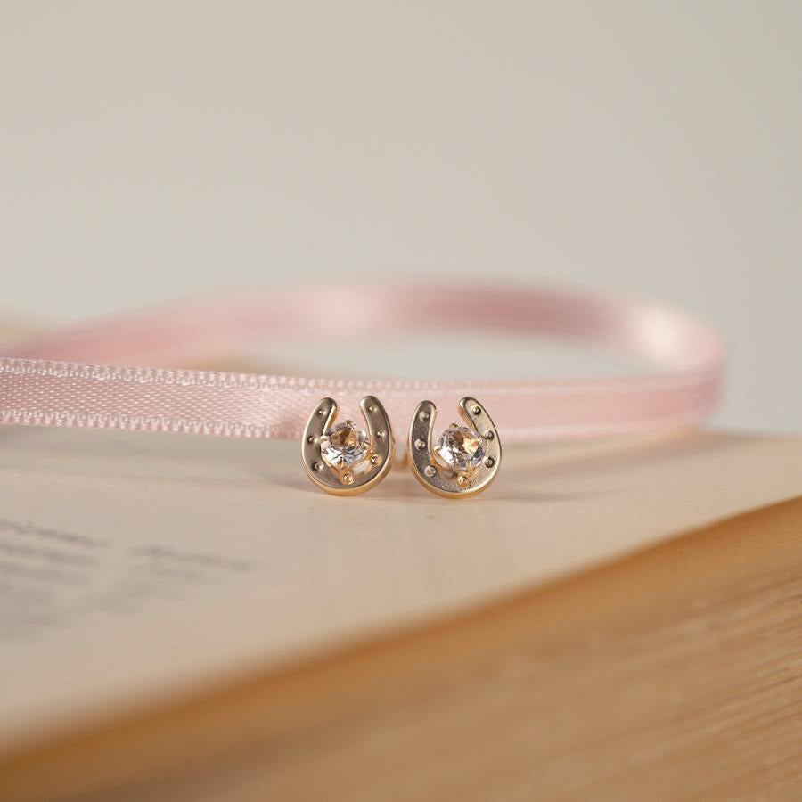 K10 YG ホースシュー モルガナイト ピアス