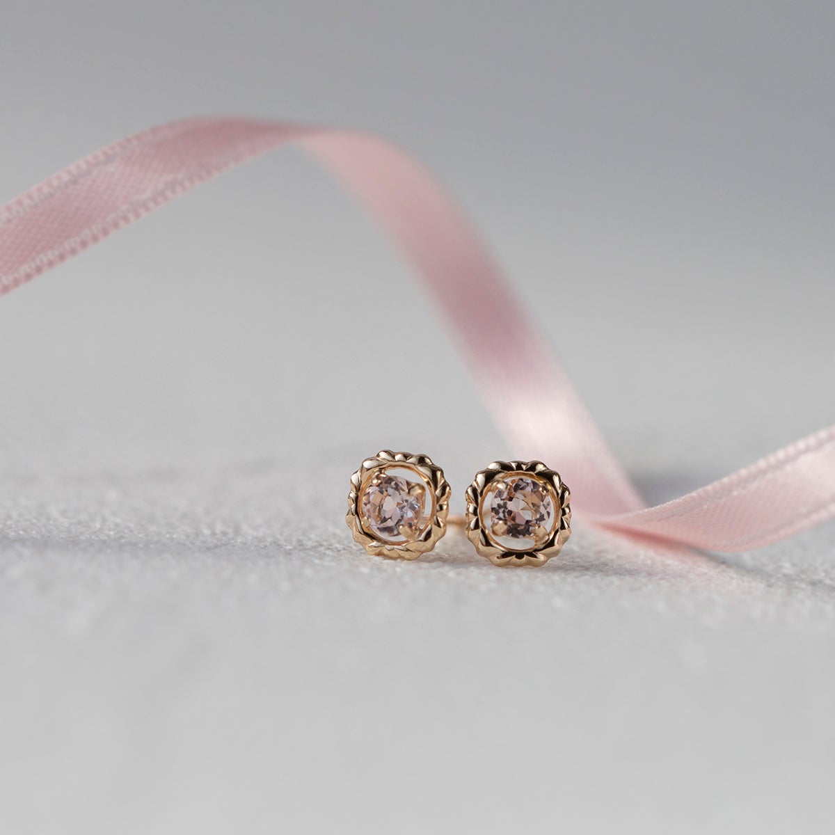 K10 YG モルガナイト ピアス イエローゴールド 4月 誕生石 レディース 20代 30代 40代 プレゼント 10金 記念日 かわいい