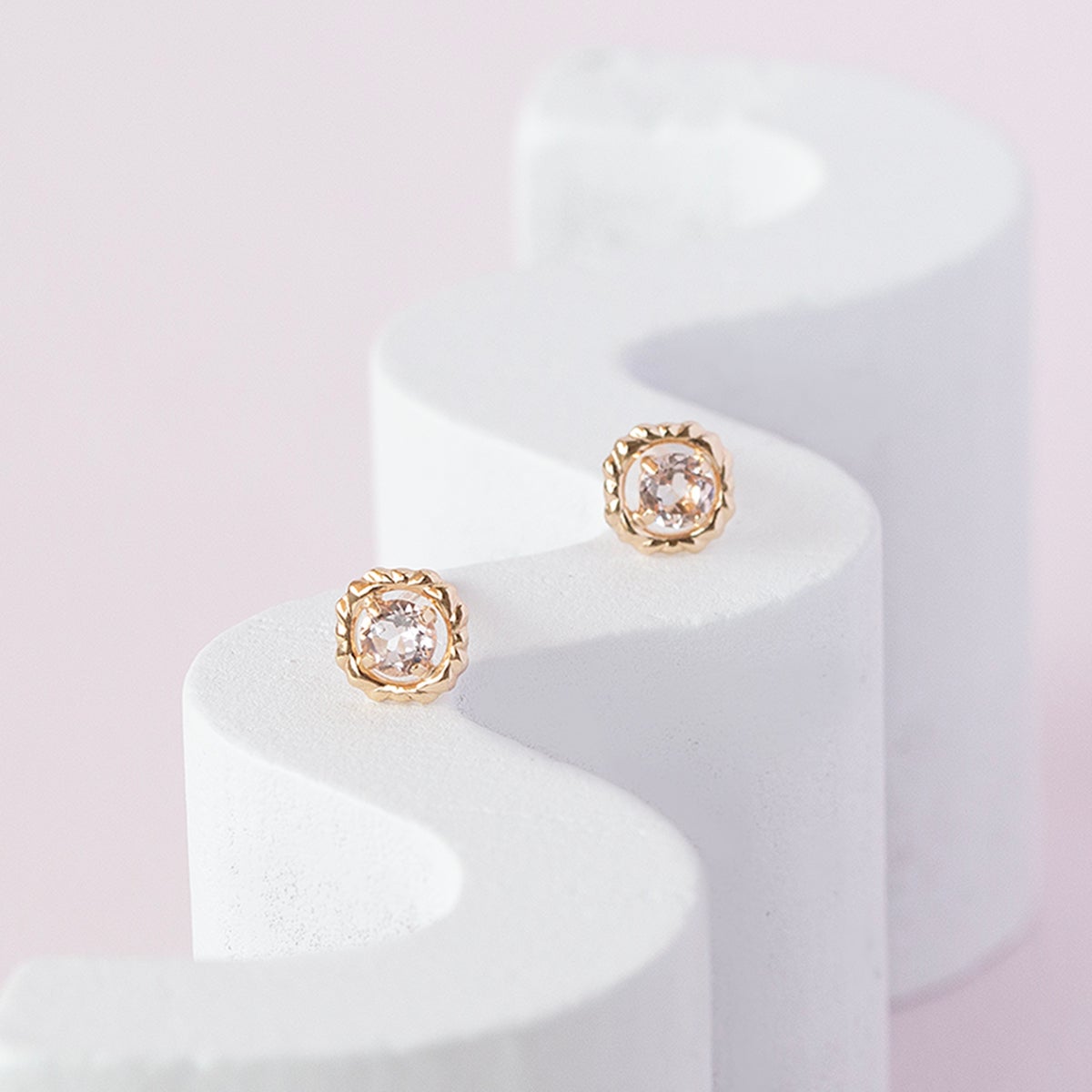 K10 YG モルガナイト ピアス イエローゴールド 4月 誕生石 レディース 20代 30代 40代 プレゼント 10金 記念日 かわいい