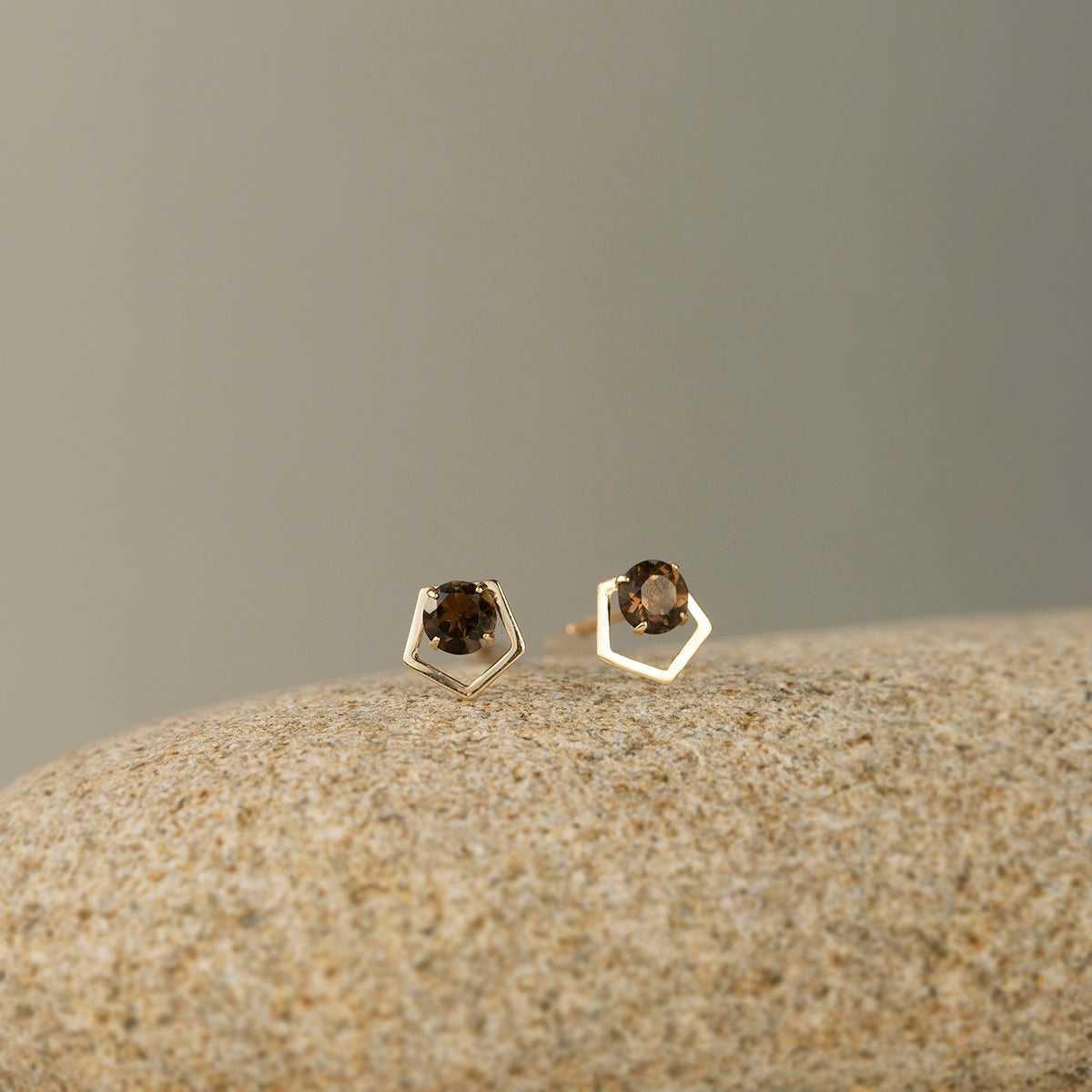 K10 YG スモーキークォーツ ピアス