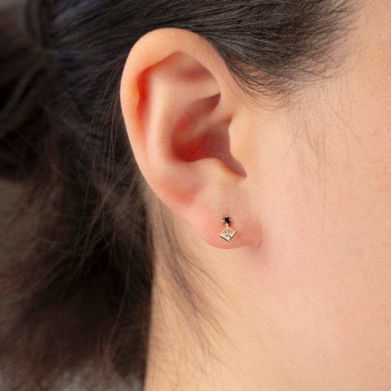 K10 YG オニキス キュービックジルコニア ピアス