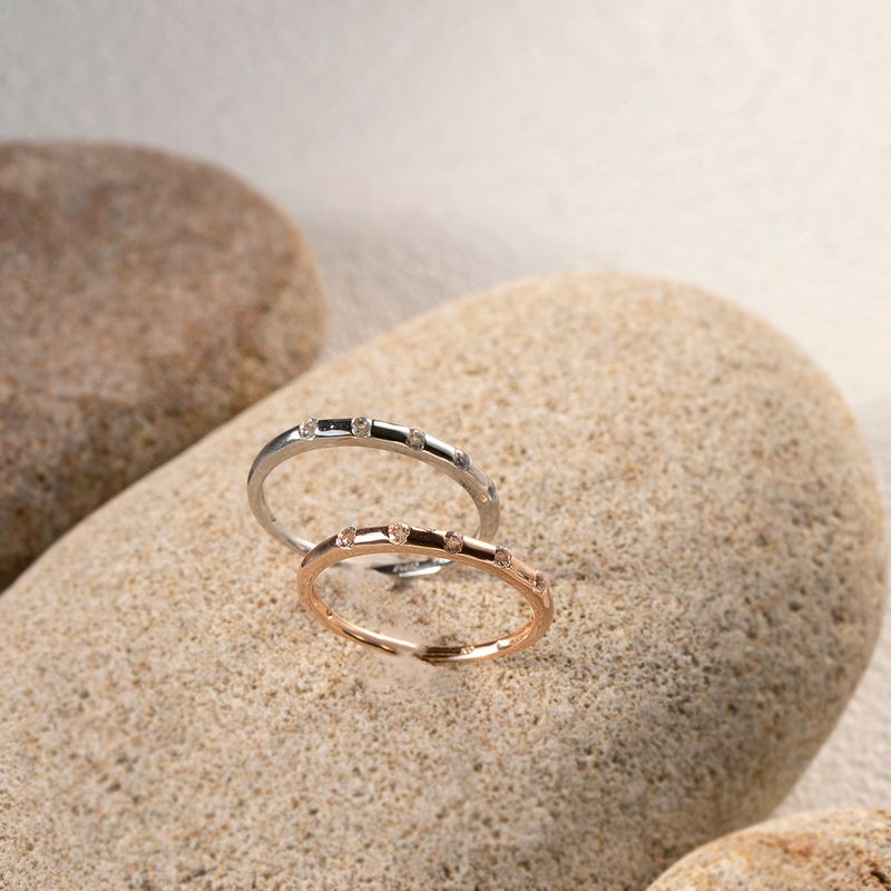 プラチナ ホワイトトパーズ ピンキーリング