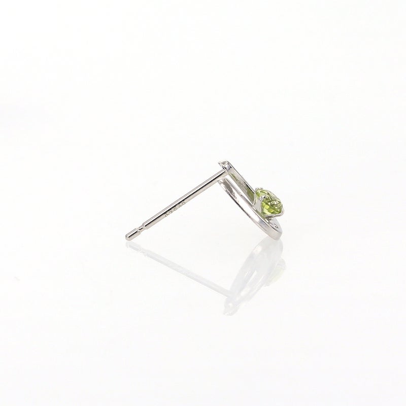 シルバー ホースシュー ペリドット ピアス