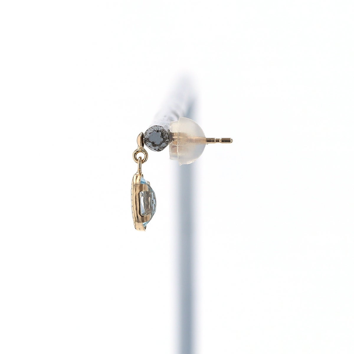 K10 YG スカイブルートパーズ ピアス