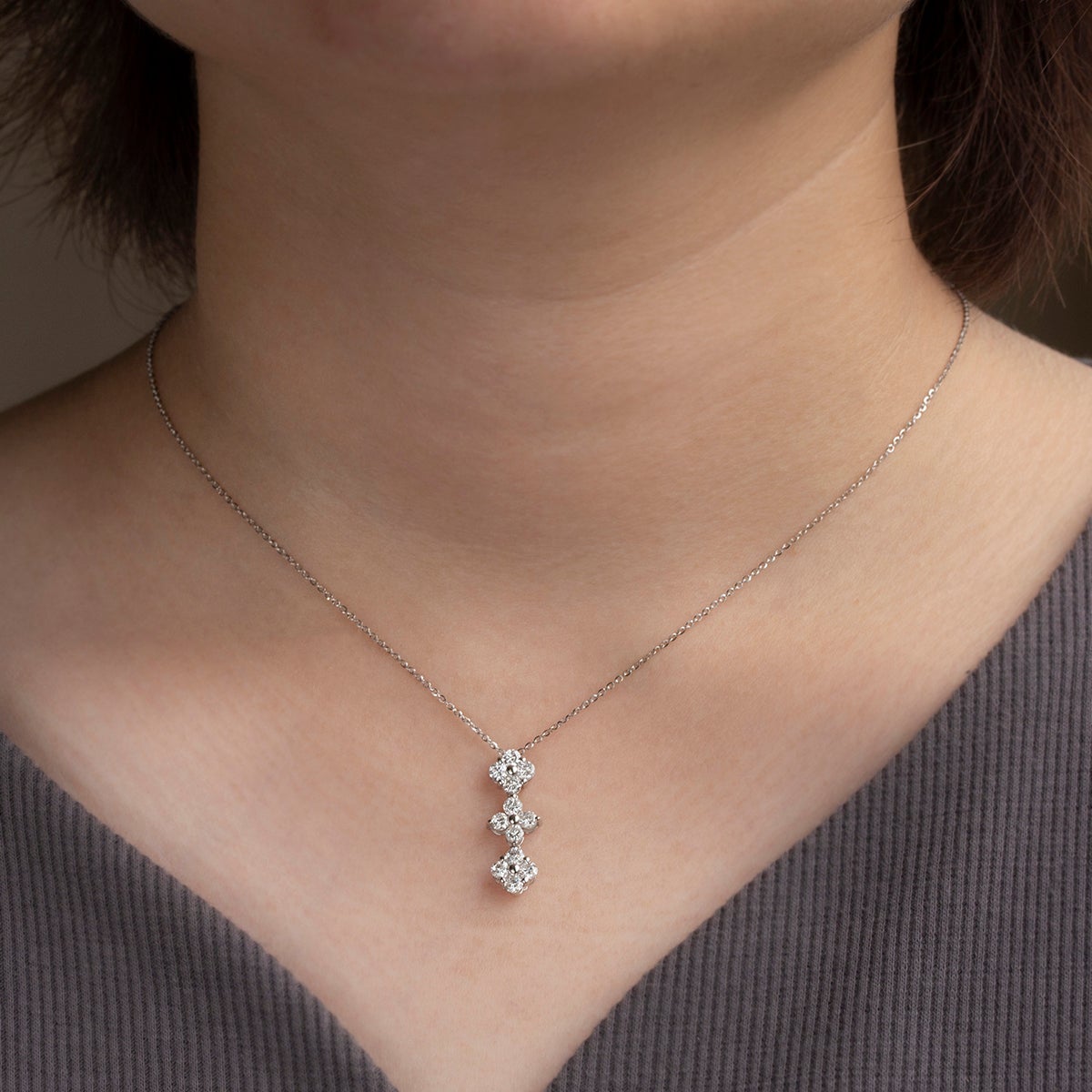 プラチナ 3ストーン ダイヤモンドネックレス 0.3ct